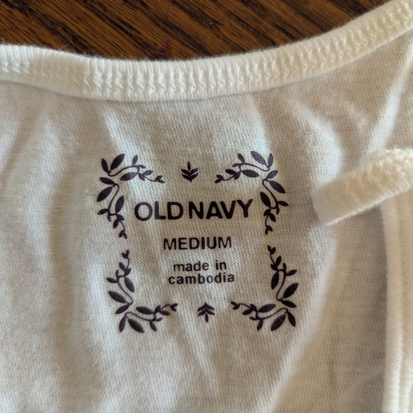 Old Navy White Camisole Women's Size Medium - Picture 2 of 3